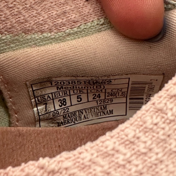 Women’s Brooks Levitate Stealthfit six size 7 pink and red - Picture 13 of 13